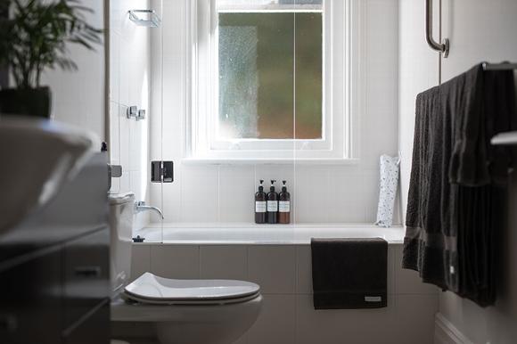 Simple white and black zen bathroom